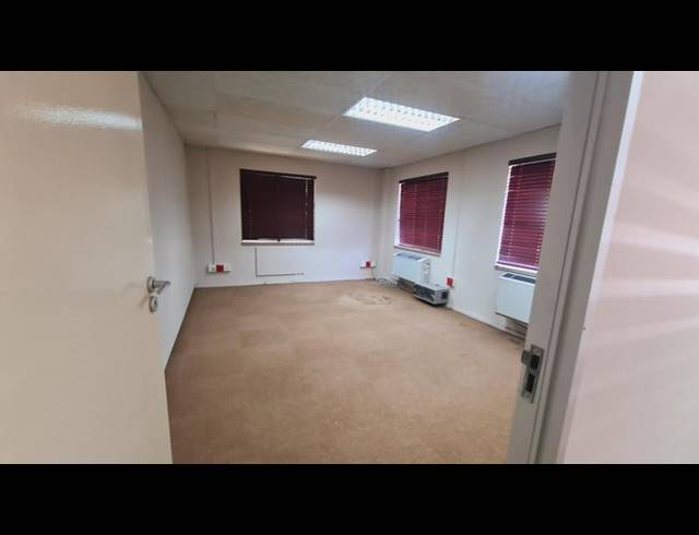 BUSINESS PROPERTY TO RENT IN MENLYN